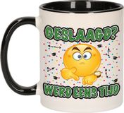 Bellatio Decorations Geslaagd cadeau mok - Donkergroen - Geslaagd? Werd eens tijd - Ca. 300 ml