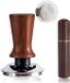 Unyqoos® moulin à café avec calibration automatique, base à vis en aluminium et poignée en bois de noyer, conception ergonomique – convient aux porte-filtres de 51 mm