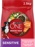 PURINA ONE Zalm- en rijstbrokjes Medium / Maxi> 10 kg - Voor gevoelige middelgrote en grote volwassen honden - 2,5 kg