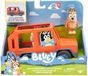 Bluey Familieauto met Chilli figuur en accessoires, Bluey voertuig met stickers