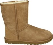 UGG CLASSIC SHORT NEW M - Cognac - Maat 44