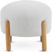 Pouf Pouf Recouvert De Tissu Bouclé Blanc, Avec Une Structure Et Des Pieds En Bois De Pin Naturel