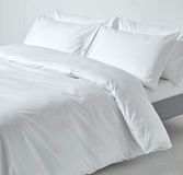 Homescapes Dekbedovertrek 140x200 cm Eenpersoons – Wit – 100% Egyptisch Perkal Katoen – 200 TC – Inclusief Kussensloop