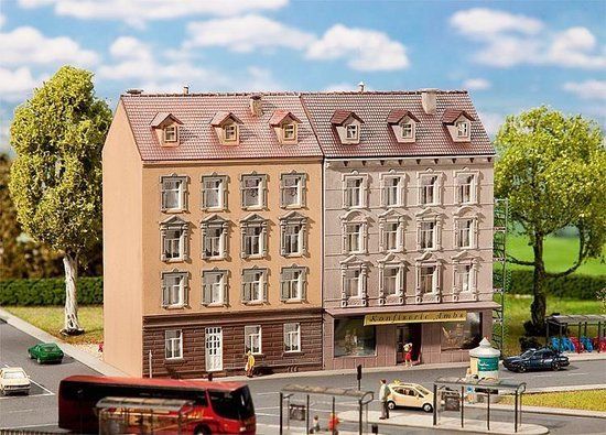 FALLER - 2 Stadhuizen (232311) - Schaal N - Modelbouwset