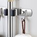 Unyqoos® Wandorganizer voor bezems met zelfklevende haken en stevige houder