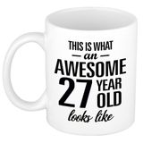 Bellatio Decorations This is what an awesome 27 year old looks like - cadeau koffiemok - beker - 300 ml - verjaardag 27 jaar - kado mok / beker