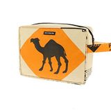 MoreThanHip - Grote toilettas 5,6 L van gerecyclede cementzakken - Yindee - kameel - 27 x 19 x 11 cm