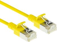 ACT Gele 0,5 mètre LSZH S/FTP CAT6A slimline patchkabel snagless avec connecteurs RJ45 DB7800
