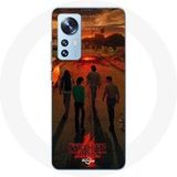 Maniacase Hoesje voor Xiaomi Mi 12 / 12X Stranger Things Seizoen 4 Poster Art New Theory Crew