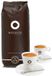 Másalto Coffret Café - 1kg Grains de Café Classiques 100% Arabica Specialty Coffee - Inclus 2 Tasses à Café en Porcelaine 15cl avec Soucoupe et Cuillère - Torréfié Artisanalement en Belgique - Rond & Harmonieux (Intensité 5) - Coffret Cadeau de Luxe