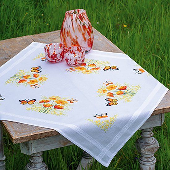 Vervaco Tafelkleed Kit Oranje Bloemen en Vlinders Borduurpakket 80x80cm