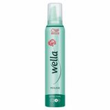 Wella - Extra Strong Hold Haarmousse - 3 x 200 ml - Voordeelverpakking