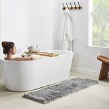 Penguin Home® antislip pluizig robijnrode microvezelbadmat grijze kleur superzacht en absorberend met dikke pool en latex achterkant voor badkamervloeren Afmeting: 50x152cm | Zilver