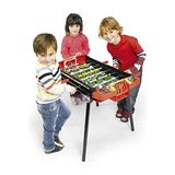 Chicos - Strategische tafelvoetbals, met verwisselbare spelers en golfmarker, vanaf 3 jaar, kleur rood met zwart, afmetingen: 79 cm x 66 cm x 68 cm (72302)