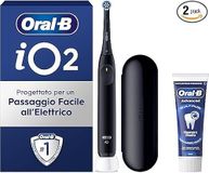 Oral-B iO 2 zwarte elektrische tandenborstels, 1 reserveborstelkop voor elektrische tandenborstel, oplader, reisetui + 1 Oral B Advanced tandpasta regenereert nagellak, effectieve tandreiniging