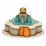 THUN - Kribbe 2022 - figuur kerststal fontein van keramiek met de hand versierd - lijn kribbe klassiek - 12 x 12 x 7 cm H