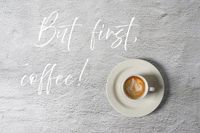 A.S. Création Fotobehang koffie ontwerp in beige grijs