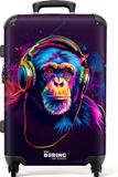 NoBoringSuitcases.com® Kinderkoffer groot - Kindertrolley koffer - Chimpansee met koptelefoon in neonkleuren - Rolkoffer lichtgewicht - Reiskoffer met 4 wielen - Grote trolley XL