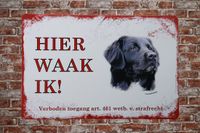 Merkloos Cave & Garden Wandbord - Friese Stabij - Hier Waak Ik - Metalen wandbord - 20 x 30cm