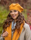 Vivisence Dames Winter Baret - Wolmix Met Zacht Gebreid Materiaal En Elastische Afwerking - Comfortabele Pasvorm Die Mooi Aansluit En Stijlvol Karakter Voor Dagelijkse Outfits En Cadeau Momenten - Honing