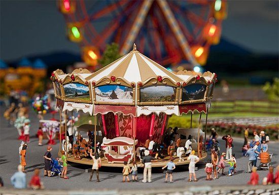 Faller Kinderdraaimolen Modelbouwdecoratie - Schaal H0 - Kunststof