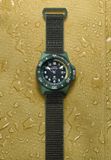 Timex Expedition Freedive Quartz Analoog Horloge Groen Kast Gemaakt Van 100% #Tide Ocean Material En Een Armband Van 100% #Tide Ocean Material 46 TW2Y61400AJ