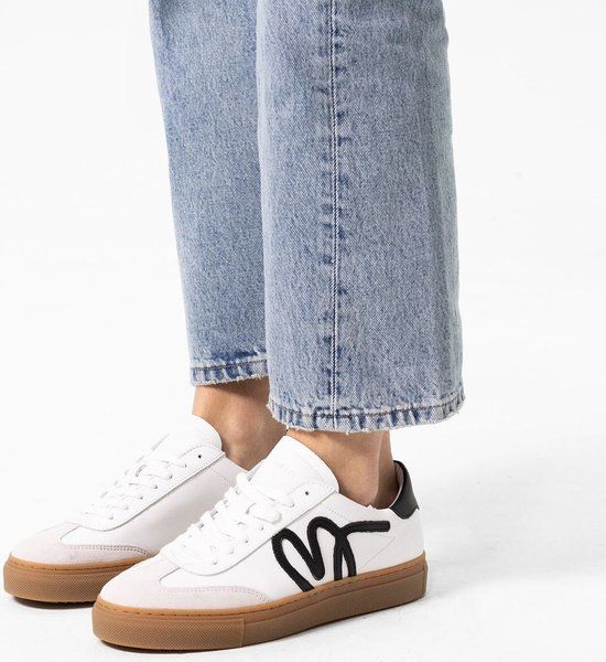 Manfield - Dames - Witte leren sneakers met zwarte details - Maat 38