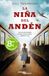 La Duomo Ediciones La niña del andén Paperback 480 Pages