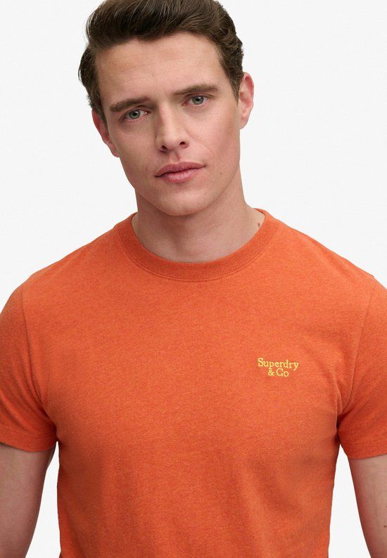 Superdry Essential Serif Logo T-shirt Heren XL Oranje/Geel