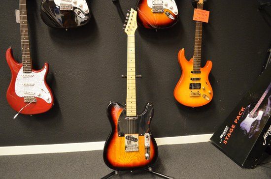 Thomastik-Infeld Ashton Telecaster Gitaar Sunburst