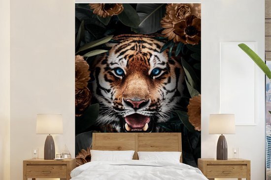 Nr1Wallpaper Behang - Fotobehang Tijger - Bloemen - Bruin - Breedte 155 cm x hoogte 240 cm