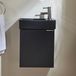 Hudson Reed Cluo Meuble lave-mains suspendu – 40 cm – Gris noir – Avec lavabo noir – Avec poignée invisible chrome