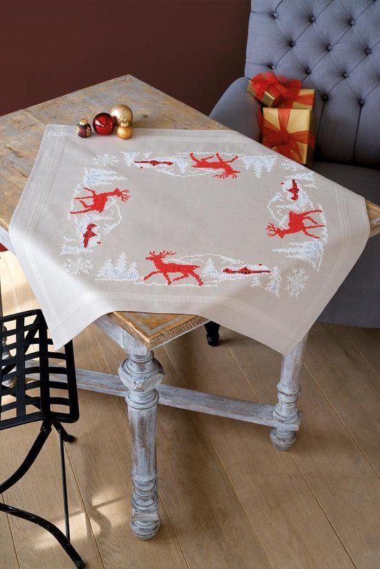 Vervaco Tafelkleed kit - Kerst - Noorse winter - PN-0147532 - Borduren