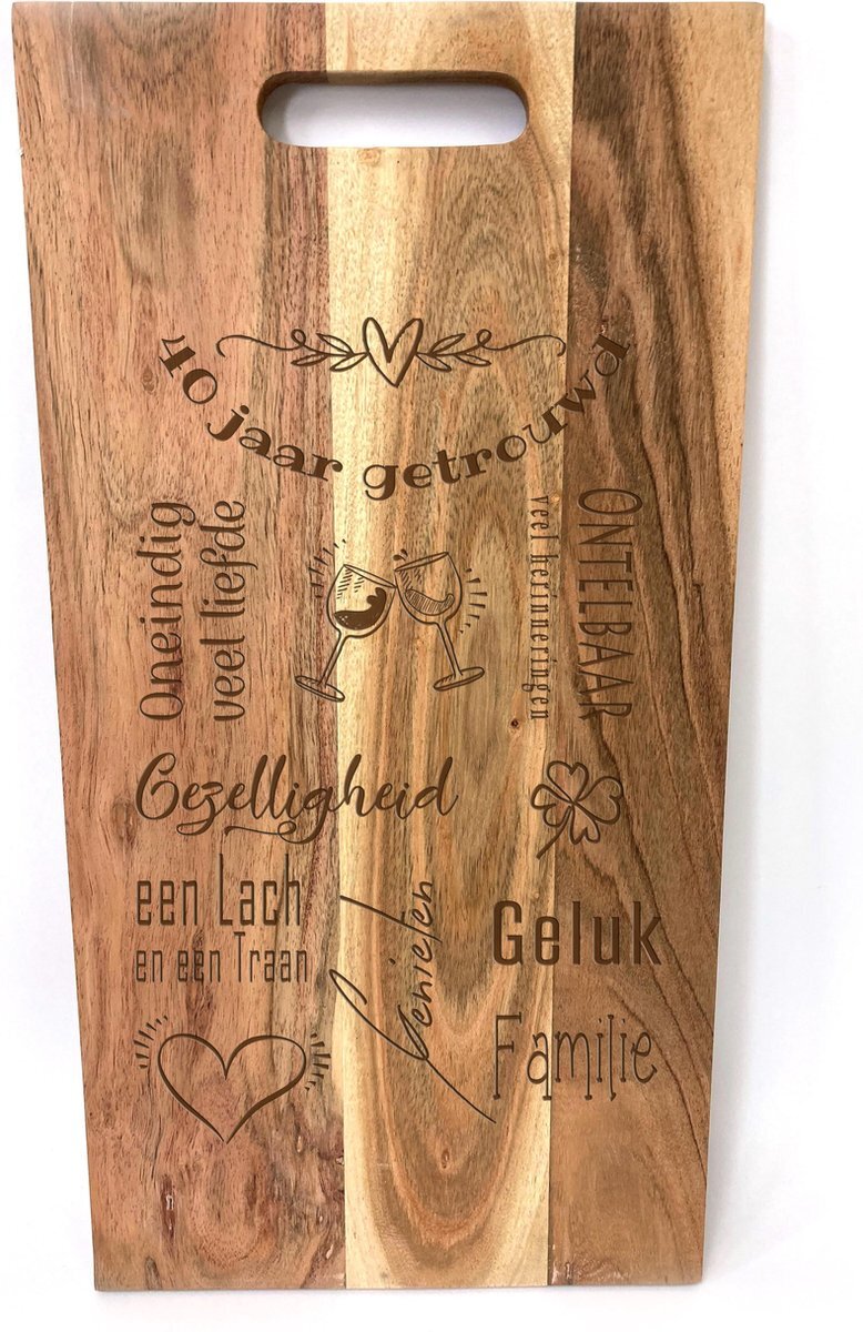 SandD-art Grote acacia snijplank-hapjesplank met tekst gravure 40 jaar GETROUWD. Cadeau-40 jarige bruiloft-trouwdag. Het formaat is 25x50cm