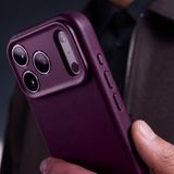 DECODED Étui en cuir pour iPhone 18 Pro Max / 17 Pro Max, Cuir pleine fleur premium, Compatible MagSafe, Anneau de caméra métallique entièrement protecteur, Protection contre les chutes jusqu'à 1,2 mètre, Bouton de caméra en verre de couleur assortie, Boutons métalliques, Prune violet