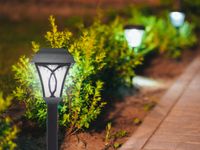 Set de 4 lampes solaires avec piquet de terre, IP44, 6-8 heures d'autonomie, noir