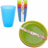 Set van 6x gekleurde borden en 6x gekleurde bekers kunststof - gekleurd kinder servies - outdoor camping/picknick borden