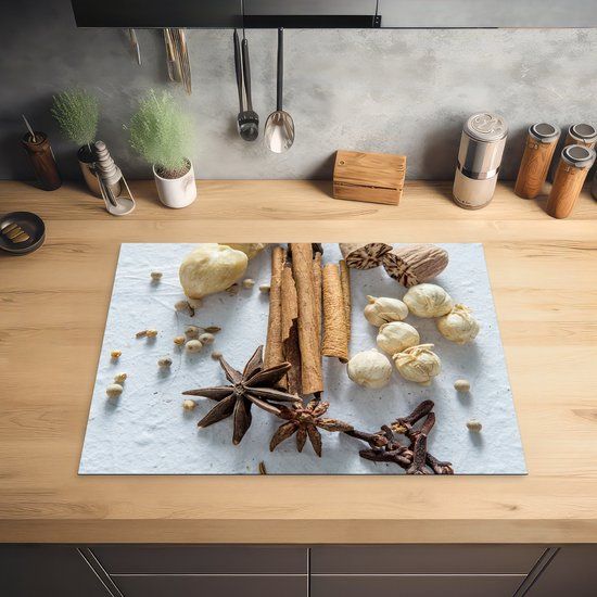 KitchenYeah® Inductie beschermer 70x52 cm - Kruiden op een lichte ondergrond - Inductiebeschermer voor Inductie Kookplaat - Multicolor
