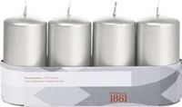 Trend Candles 4x Zilveren cilinderkaars/stompkaars 5 x 10 cm 18 branduren - Geurloze zilverkleurige kaarsen - Woondecoraties