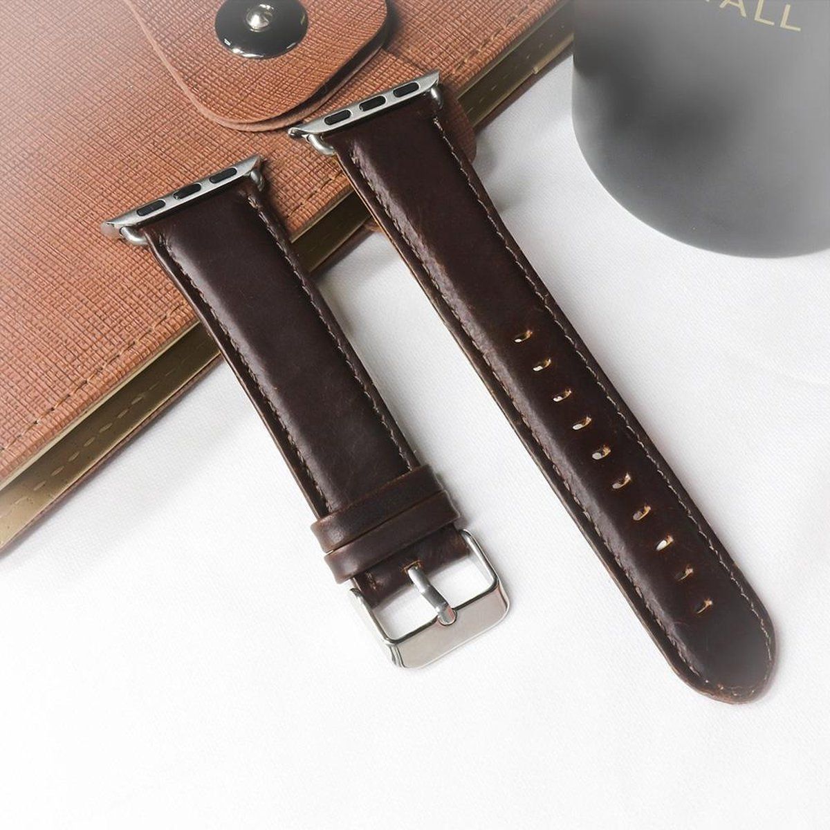 By Qubix Qubix Retro Leren Bandje voor Apple Watch 38mm/40mm/41mm - Donkerbruin