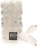 Bellatio Decorations Boules de Noël et ornements de pomme de pin - 43x pièces - plastique - blanc nacré - 6 cm - 8 cm