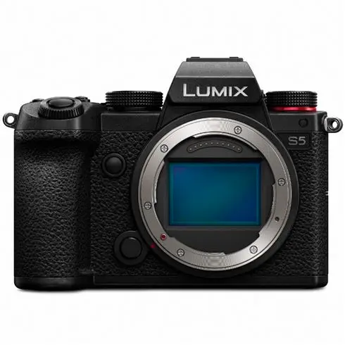 Panasonic Panasonic Lumix DC-S5 + SIGMA 24-70mm F2.8 DG DN II Art L-mount