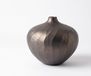 Vase Torvia B20 x T20 x H19 cm Aluminium Hématite Fait main