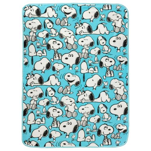 Silver Buffalo Peanuts Snoopy Multi Pose Patroon Fleece Gooi 45" x 60"