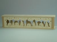 SchwibboLa Holzkunst Modelspoorbaan Verhoging met Huis, Kerk en Verlichting - 52x10x10 cm