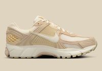 Nike Zoom Vomero 5 - Limited Edition - Sneaker - Wit/Geel - Unisex - Maat 38.5