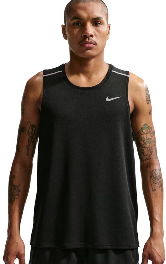 Nike Miler Dri-FIT Heren Training T-shirt Zwart-multicolour Maat S