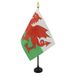 AZ FLAG Tafelvlag Wales 15x10 cm Welsh Polyester 100D Plastic Voet