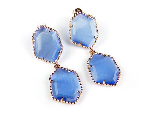 Zilveren oorringen roos goud verguld Hexagon met blauwe steen