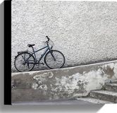 Merkloos / Sans marque Canvas - Fiets op Verhoging lang de Trap - 30x30 cm Foto op Canvas Schilderij (Wanddecoratie op Canvas)